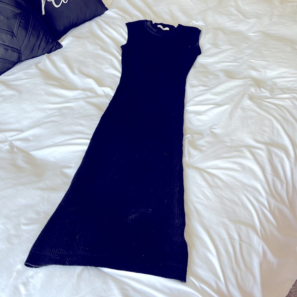 Black sleeveless sweater dress